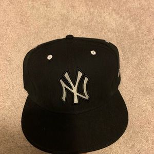 New York Yankees fitted cap